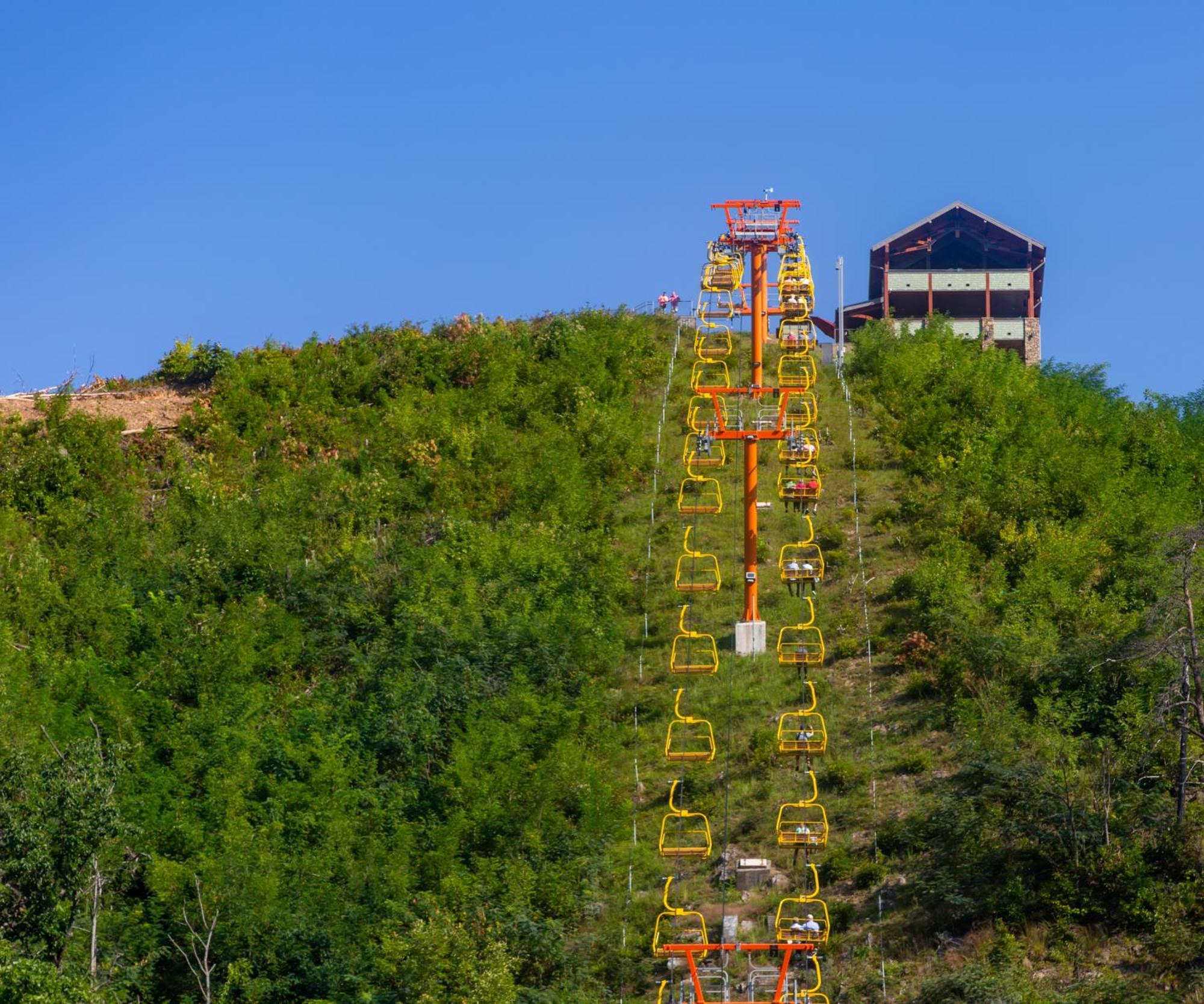 Moonshine Chalet, Hot Tub, Pool Access, Wifi, 1089 Free Tickets Each Paid Day, Dollywood And More جاتلينبرج المظهر الخارجي الصورة
